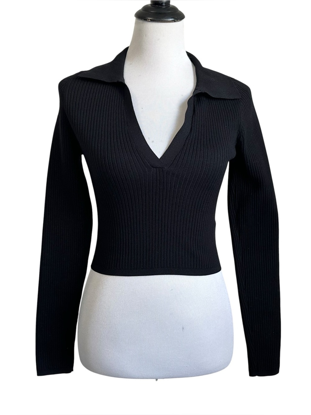 Aritzia Babaton Womens Sculpt Knit Crop Polo Top Sz Med Black V Neck Long Sleeve
